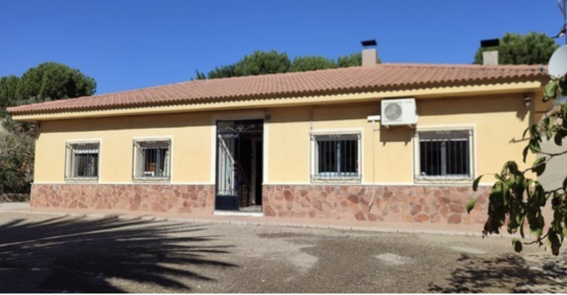 Villa in Armuna, Spain,