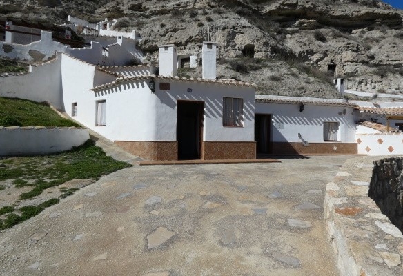 Cave House – Galera