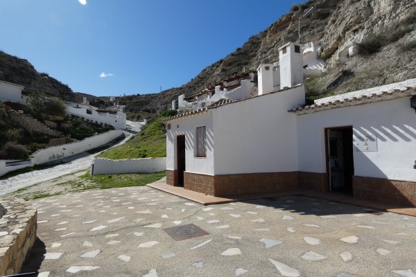 Cave House – Galera