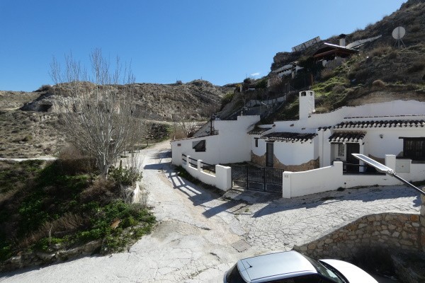 Cave House – Galera