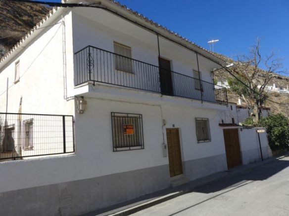 Village Property – Galera