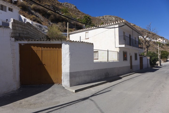 Village Property – Galera