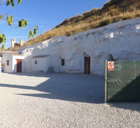 Cave House – Riego Nuevo
