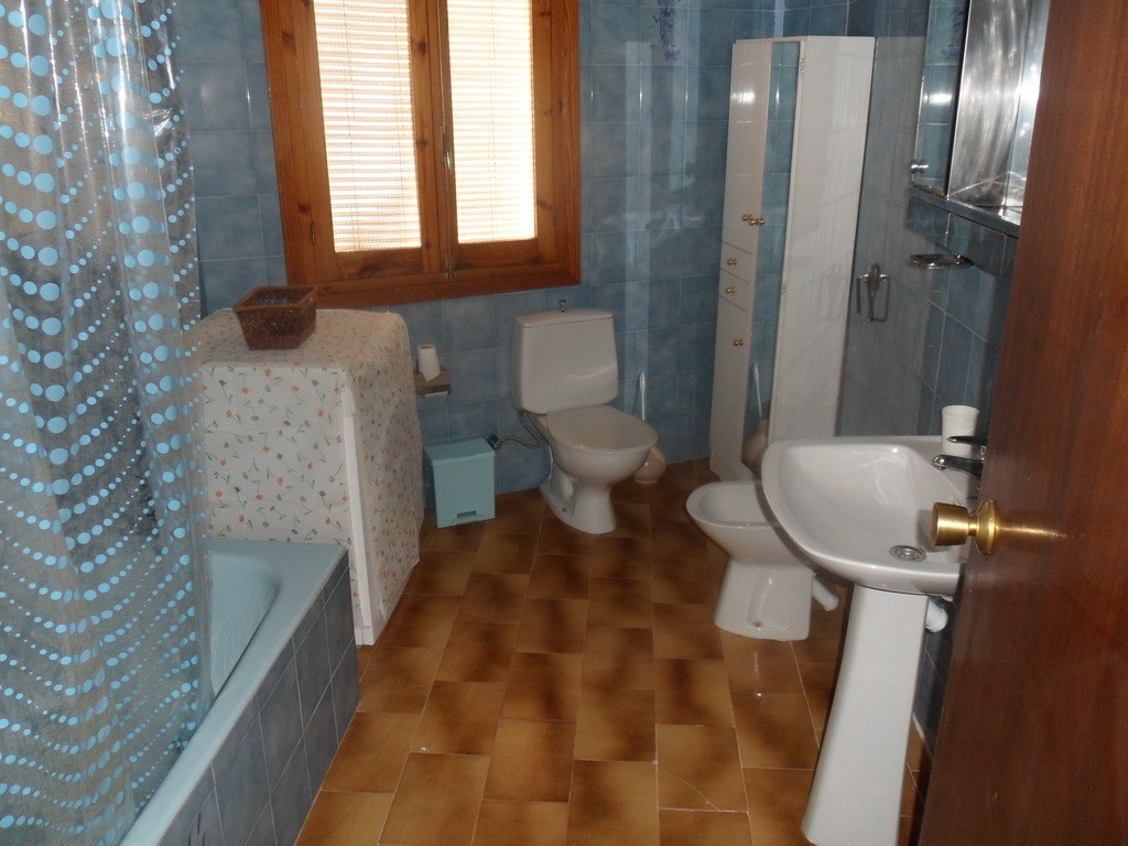 Cave House – Freila