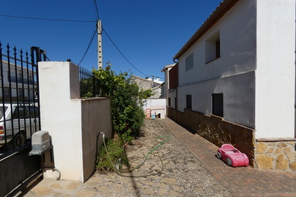 Village Property – Campo Camara