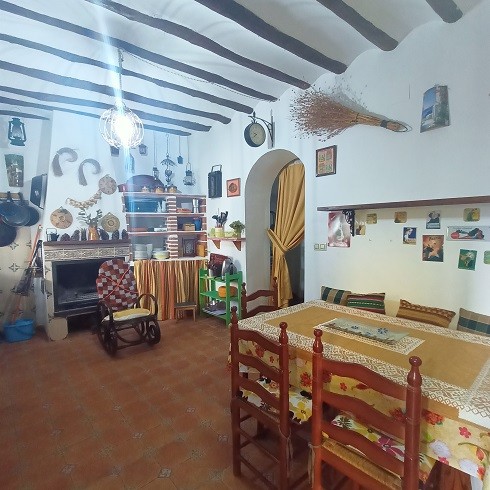 Village Property – Fontanar