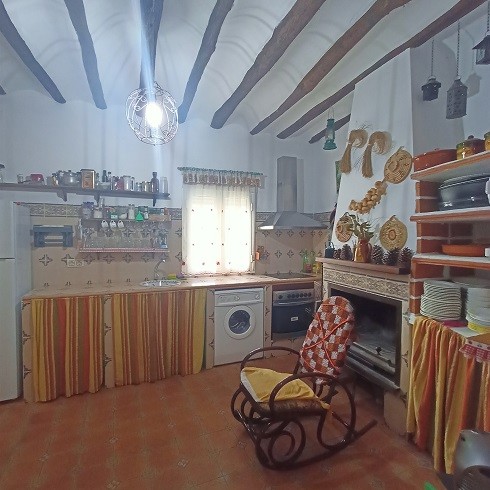 Village Property – Fontanar