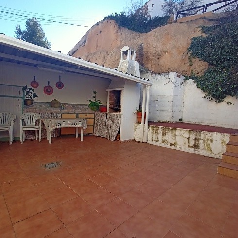 Village Property – Fontanar