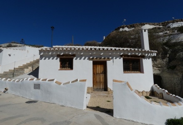 Cave House – Galera