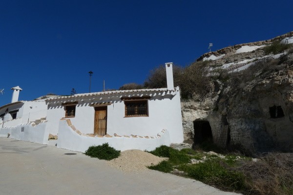 Cave House – Galera