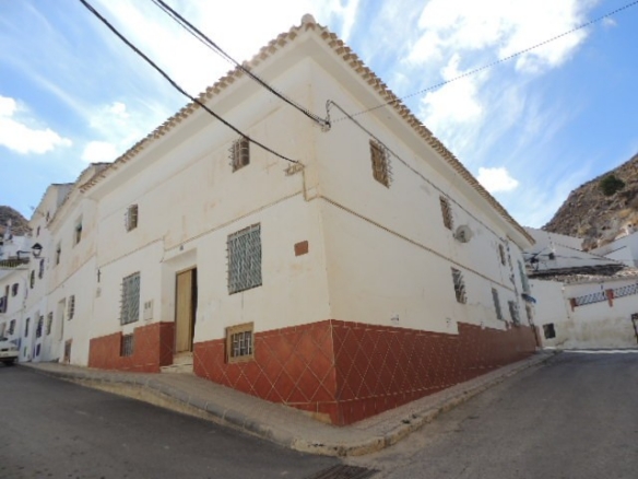 Village Property – Galera