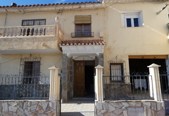 Village Property – Castillejar