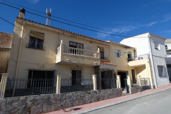 Village Property – Castillejar