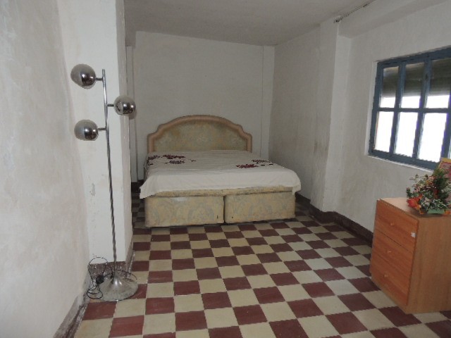 Town House – Baza