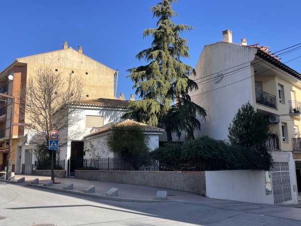 Town House – Baza