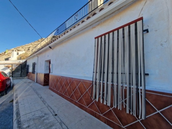 Cave House – Galera