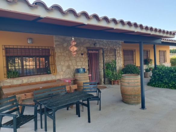 Village Property – Huescar