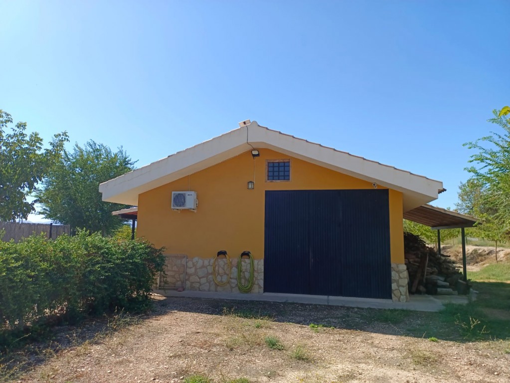 Village Property – Huescar