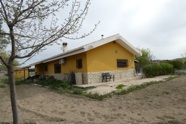 Village Property – Huescar