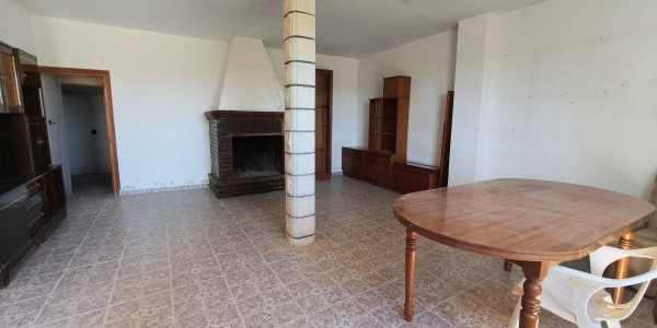 Village Property – Fontanar