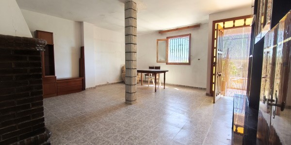 Village Property – Fontanar