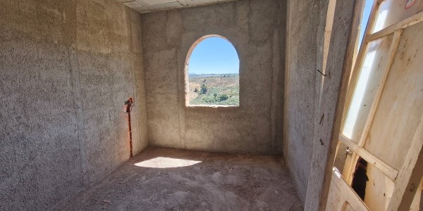 Village Property – Fontanar