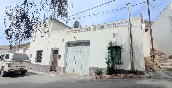Cave House – Fontanar