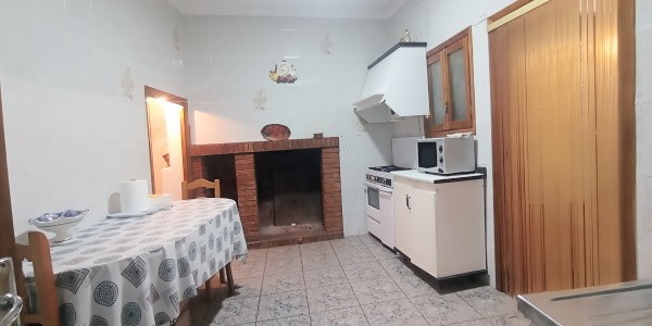 Cave House – Fontanar