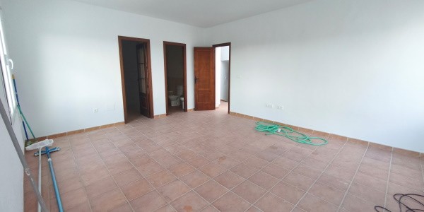 Village Property – Fontanar
