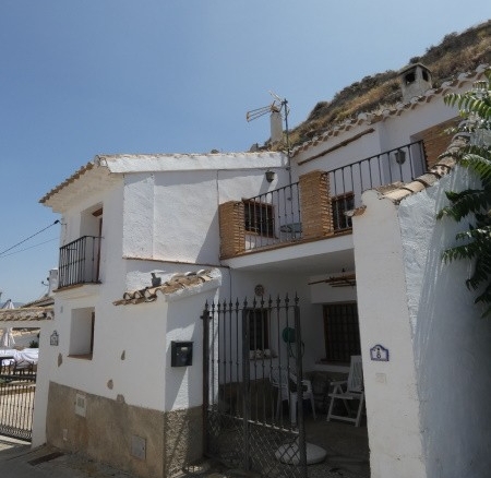 Cave House – Galera