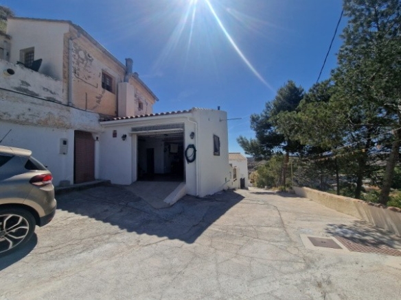 Cave House – Galera