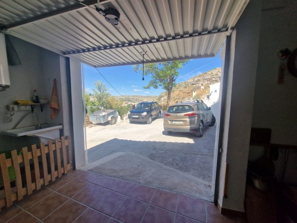 Cave House – Galera