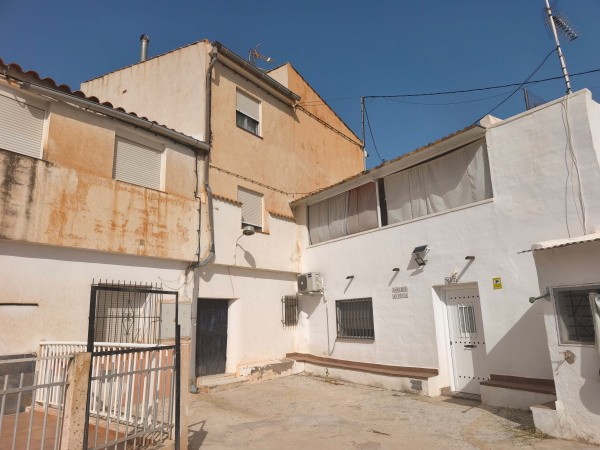 Cave House – Huesa
