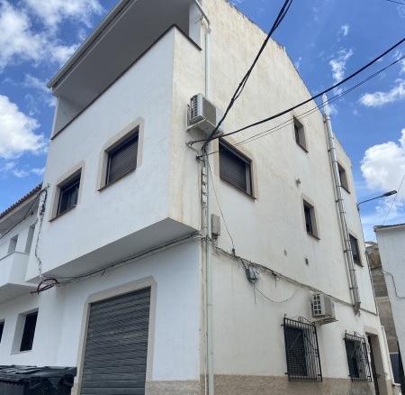 Village Property – Benamaurel