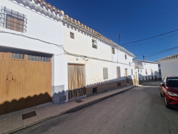 Village Property – Galera