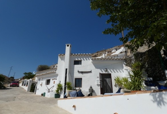 Cave House – Galera
