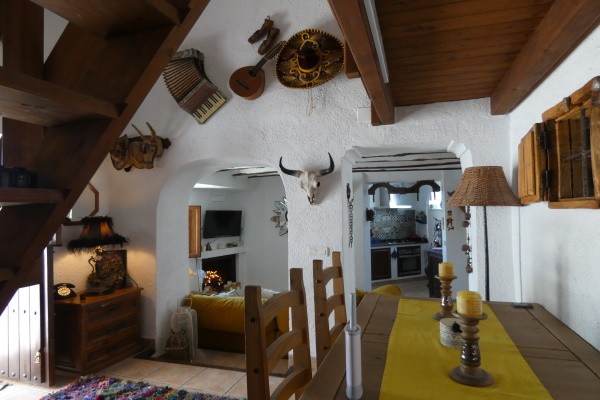 Cave House – Galera