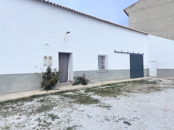 Village Property – Benamaurel