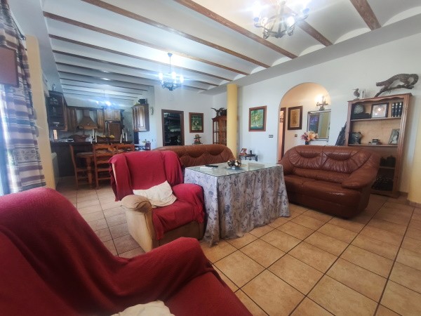 Rural Property – Quesada