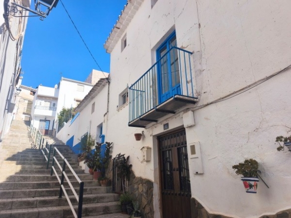 Village Property – Hinojares
