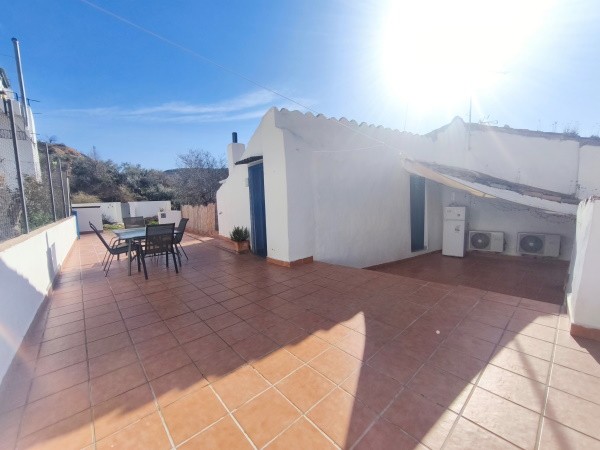 Village Property – Hinojares