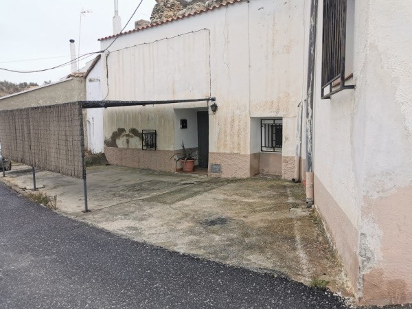 Village Property – Cuevas del Campo