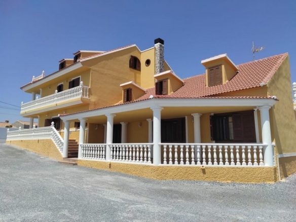 Villa – Cela
