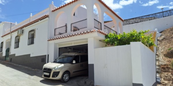 Village Property – Caniles