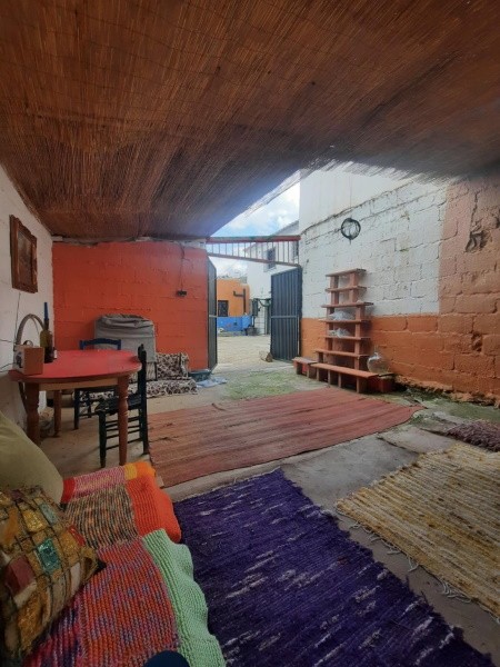 Cave House – Baza