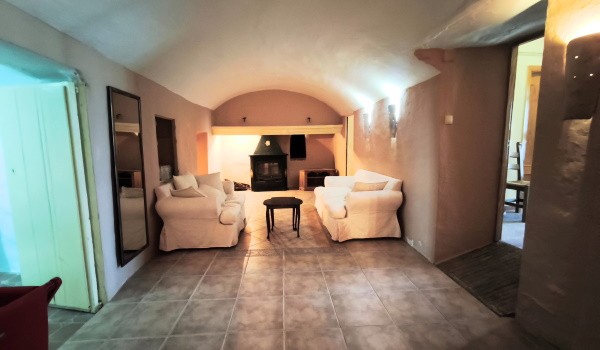 Cave House – Fontanar