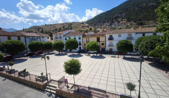 Village Property – Gor