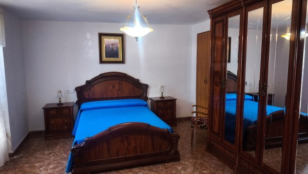 Village Property – Gor