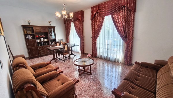 Village Property – Gor